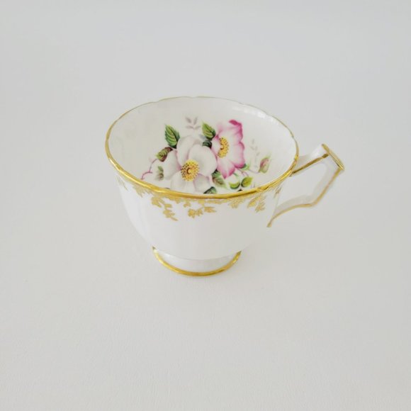 Aynsley Floral & Gold Ivy Teacup, Pink & White Floral Vintage England Bone China - Picture 1 of 10